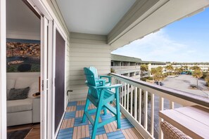 Property grounds - Stunning, Luxury Oceanfront Condo! Fishing Pier & Pool! *Unit 339* (Isle Of Palms)