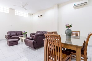 Interior detail - Collection O 294 Andrea Residence (Medan)