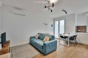 Living area - Subaltern33, Marine Lands (La Spezia)
