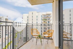 Apartment, Balcony | Property grounds - Bloomfields Modern 1Br Water's edge (Abu Dhabi)
