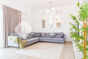 Apartment, Balcony | Interior - Bloomfields Modern 1Br Water's edge (Abu Dhabi)