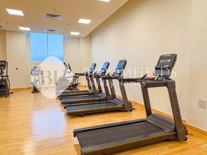 Apartment, Balcony | Fitness facility - Bloomfields Modern 1Br Water's edge (Abu Dhabi)