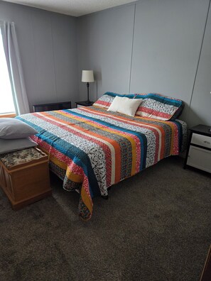 3 quartos, ferros/tábuas de passar roupa, Wi-Fi, roupa de cama