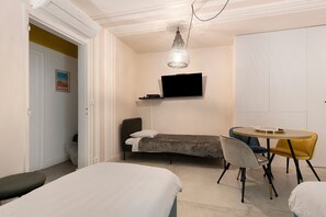 Fer et planche à repasser, Wi-Fi, draps fournis