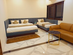 Phòng 3 Premium | Bàn, truy cập Internet không dây miễn phí, bộ trải giường 