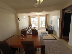 Standard Apartment, 3 Bedrooms, Non Smoking, Balcony | Interior - The Cliff (Nairobi)