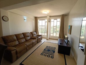 Standard-Apartment, 3 Schlafzimmer, Nichtraucher, Balkon | Wohnbereich