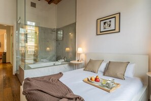 4 bedrooms, iron/ironing board, travel cot - Luminous Design Flat / Paseo de Gracia (08007 Barcelona)