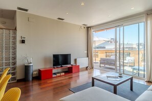 Living area - Penthouse with stunning TERRACE / Arco de Triunfo (08009 Barcelona)