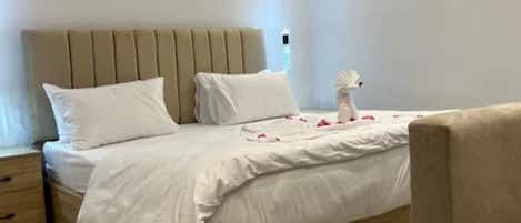 熨斗/熨衫板、Wi-Fi、床單