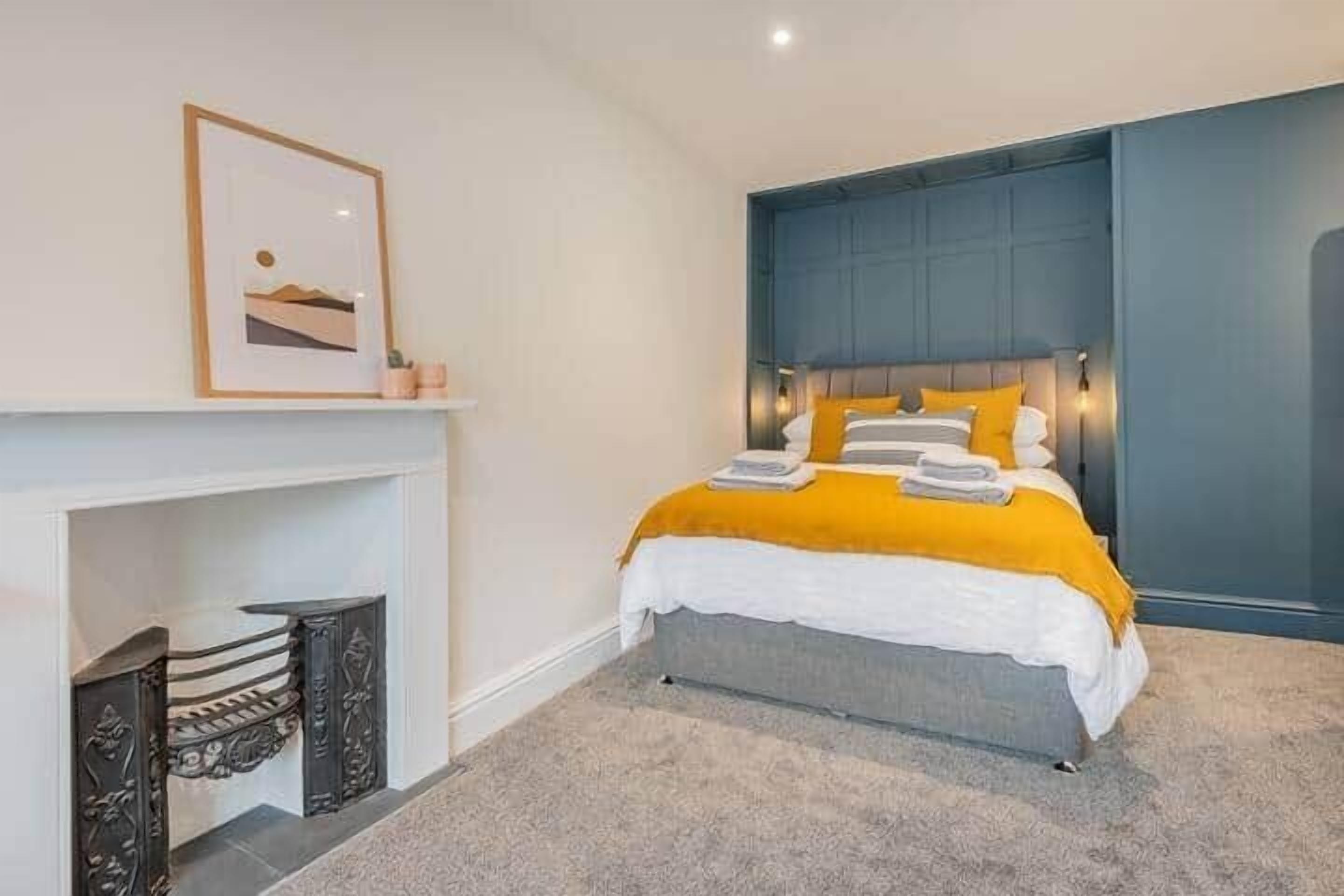 2 bedrooms, iron/ironing board, travel cot, free WiFi