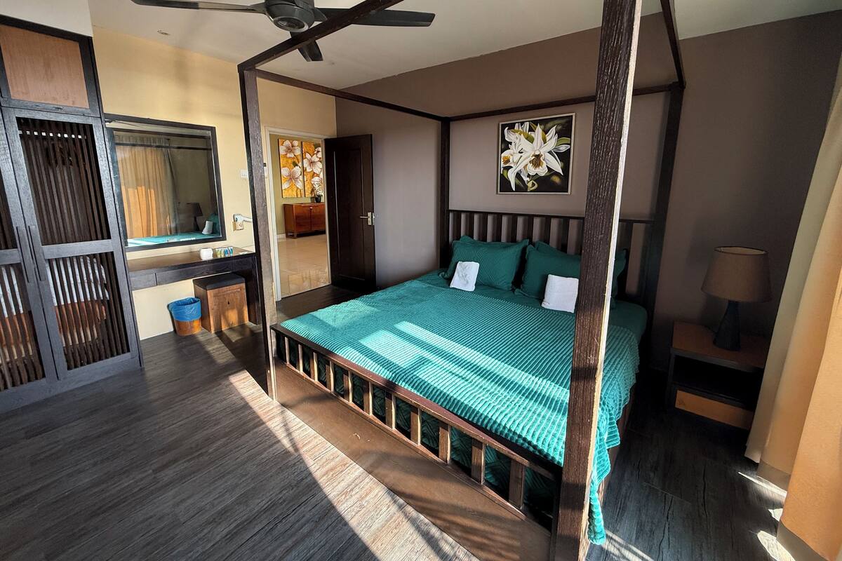 Suite, 3 Bedrooms | Free WiFi, bed sheets