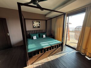 Suíte, 3 quartos | Wi-Fi de cortesia, roupa de cama