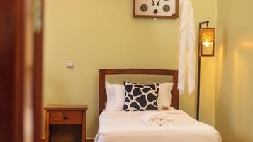 Habitación clásica con 1 cama doble o 2 individuales | Mobiliario individual y wifi gratis