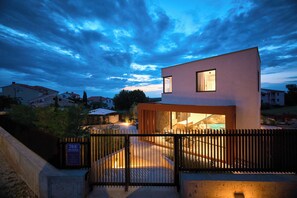 Exterior - 3-bedroom Villa Prima in Mugeba (Mugeba)