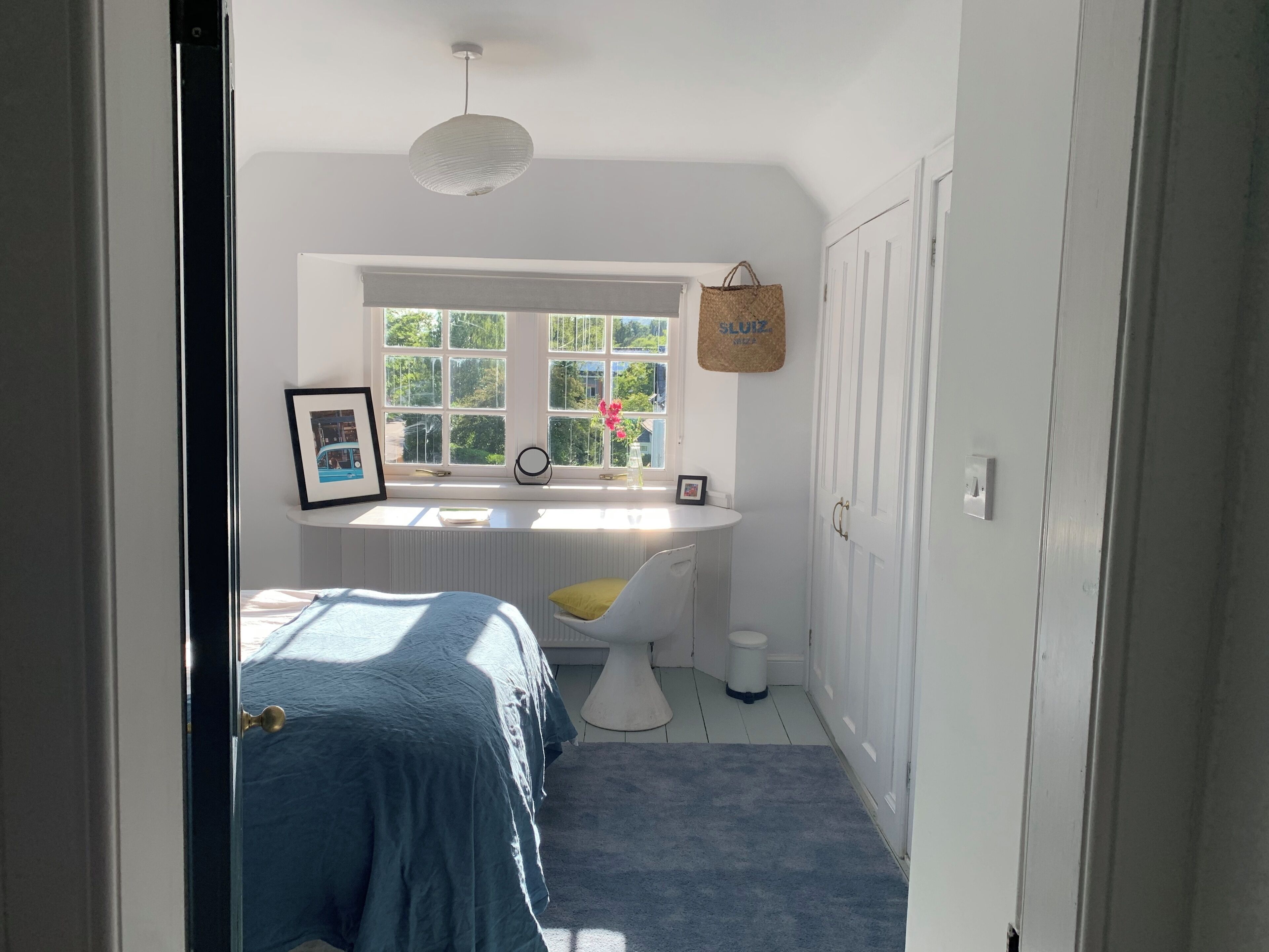 5 bedrooms, iron/ironing board, free WiFi, bed sheets