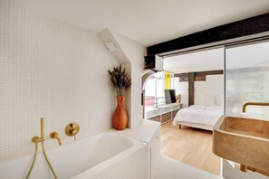 Apartment | Bathroom - Beautiful Duplex 1br/2p - Belleville (Paris)
