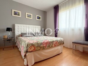Iron/ironing board - Flat with solarium, parking and swimming pool (Cambrils)