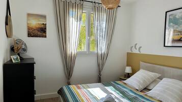 4 chambres, fer et planche à repasser, lit parapluie, Wi-Fi gratuit