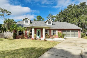 Unclassified image, 3 of 24, button - 8 Mi to Flagler Beach! Family Getaway w/ Yard (Palm Coast)
