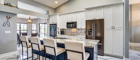 House (3 Bedrooms) | Interior