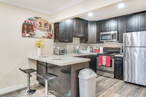 Apartment (1 Bedroom) | Interior - Shop, Hike & Sip Wine: Pleasanton Gem w/ Balcony! (Pleasanton)