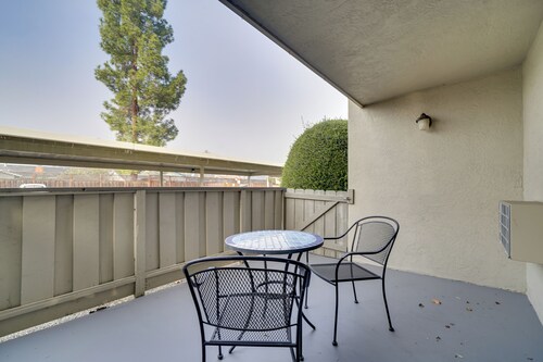 2 Mi to Dtwn Pleasanton Condo w/ Pool Access