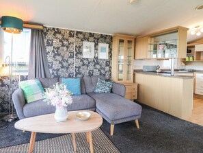 Living area - Granada at Avalon Eco Farm (Cambridge)