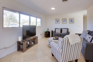 Interior - 4 Mi to Beach! Snowbird Escape in Port Charlotte (Port Charlotte)