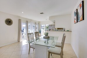 Interior - 4 Mi to Beach! Snowbird Escape in Port Charlotte (Port Charlotte)