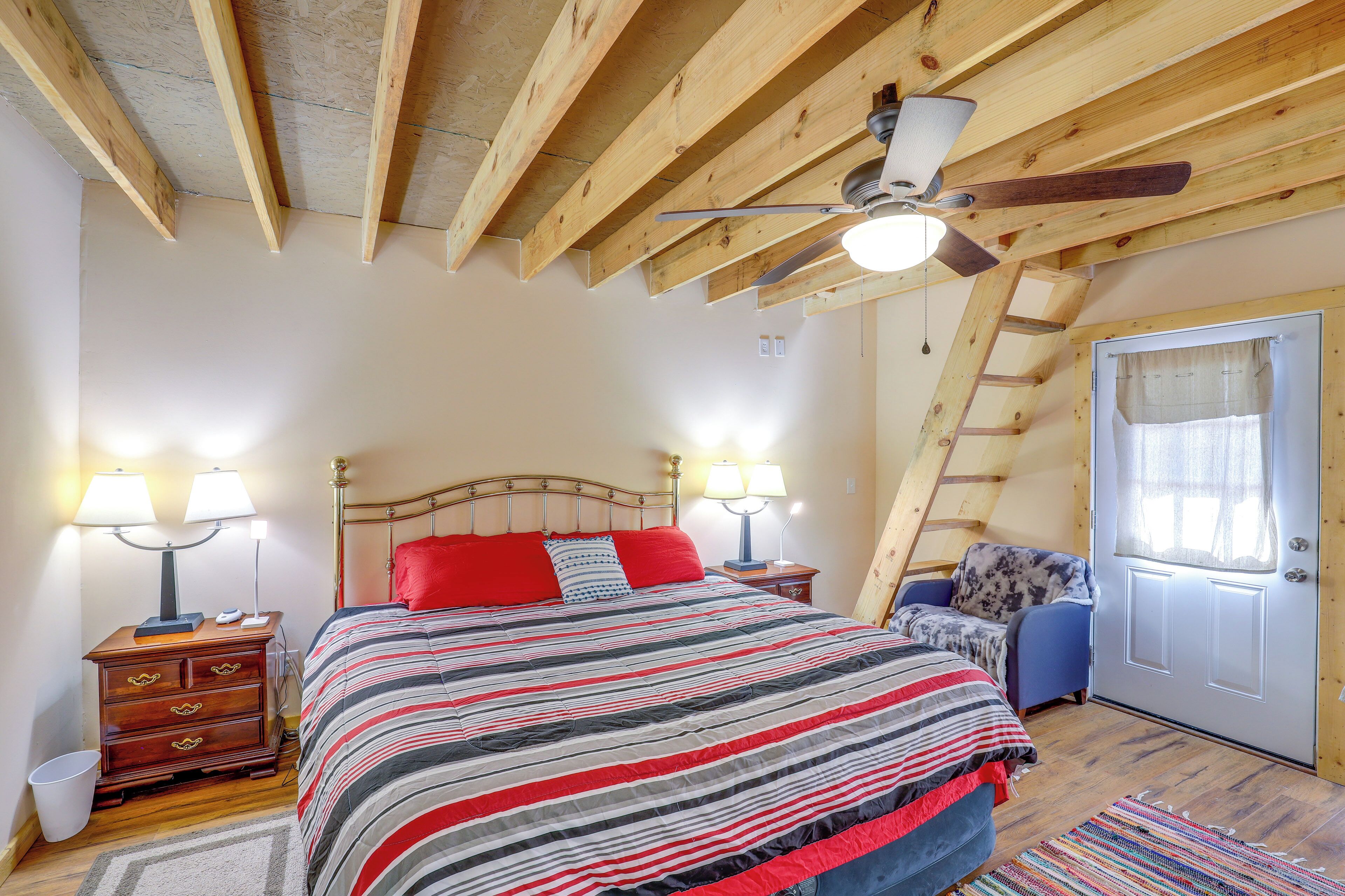 House (2 Bedrooms) | Interior