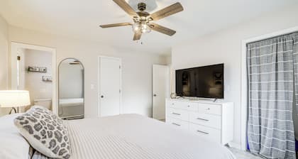 Visit Route 66! Pet-friendly Joplin Gem w/ Yard