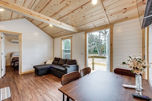 Casa (2 Bedrooms) | Interior