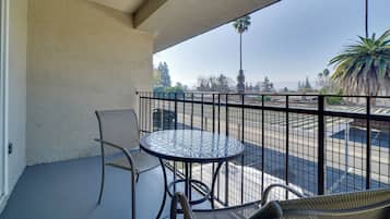 Apartemen (1 Bedroom) | Bagian depan properti