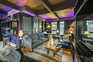 House (2 Bedrooms) | Interior - Private Hot Tub! A-frame Hideaway By Oakland Bay (Shelton)