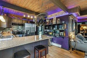 House (2 Bedrooms) | Interior - Private Hot Tub! A-frame Hideaway By Oakland Bay (Shelton)