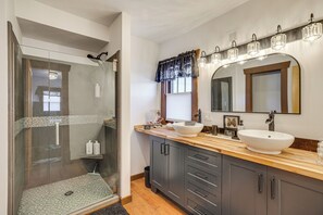 House (3 Bedrooms) | Interior - 1 Blk to Main St! Crystal Connection Montrose Home (Montrose)