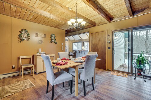 Poconos Retreat in The Hideout Lake Community!