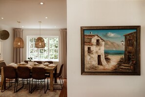 Dining - Charming Cottage nestled in the Valleys of Hout Bay (Cape Town)