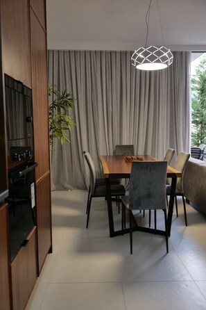 Dining - Stay By Ilvesta Olea (Dhërmi)