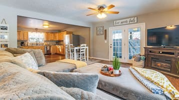 House (2 Bedrooms) | Interior