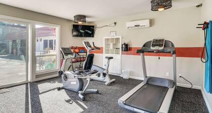 Sip, Golf & Explore: Pleasanton Retreat!