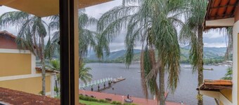 Duplex em Angra dos Reis Frente ao Mar com Pier