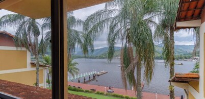 Duplex em Angra dos Reis Frente ao Mar com Pier