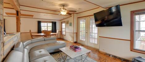 House (3 Bedrooms) | Front of property