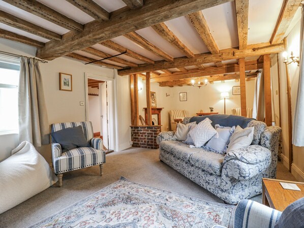 Living area - White Gates (Norwich)