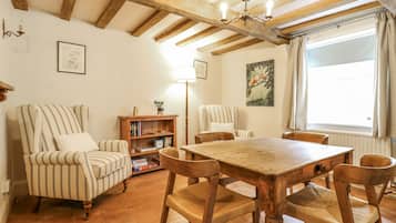 Cottage | Interior