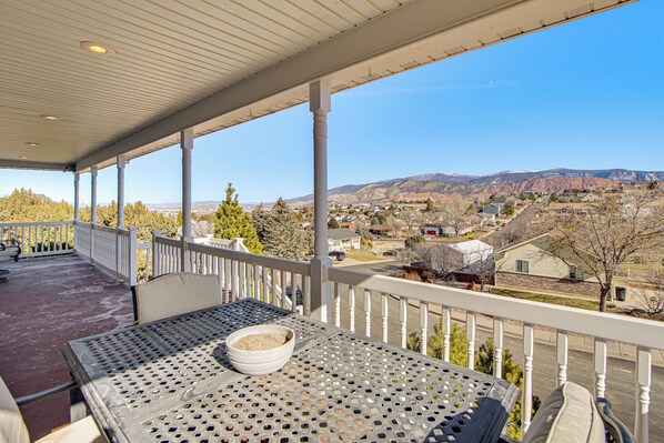 House (6 Bedrooms) | Front of property - Family & Group Friendly! Hilltop Cedar City Home (Cedar City)