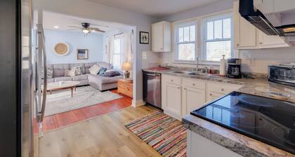 3 Mi to Radford University & River, Charming Home