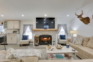 House (3 Bedrooms) | Interior - Hike & Explore! Nature-centric Hudson Valley Home (Ellenville)